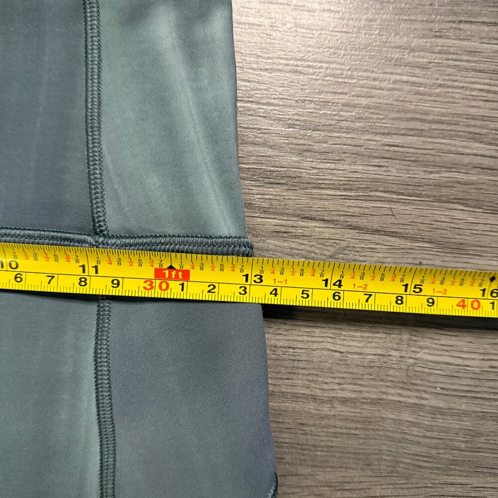 Lululemon Women's In Movement Tight 25" *Everlux Leggings - Grey/Blue - Picture 7 of 9